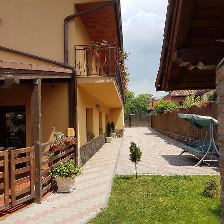 Casa Ovesia Villa Săcele Exteriör bild